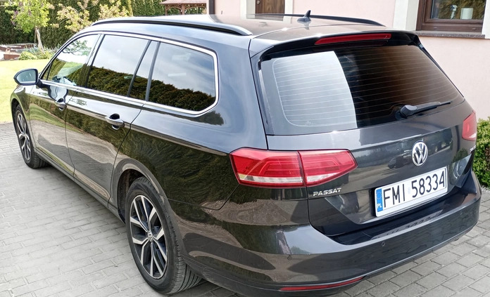 Volkswagen Passat cena 80900 przebieg: 129500, rok produkcji 2017 z Międzyrzecz małe 211